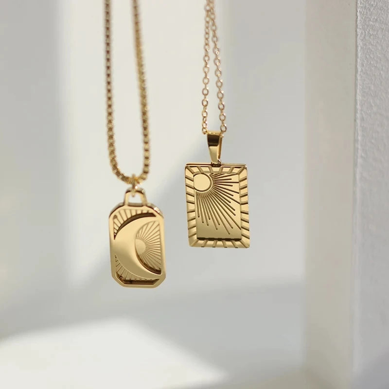 Vintage Stainless Steel Women Jewelry Engraved Sun Moon Plate Pendant 18k Gold Necklaces for Women Goth Gold Men's Chains 2021