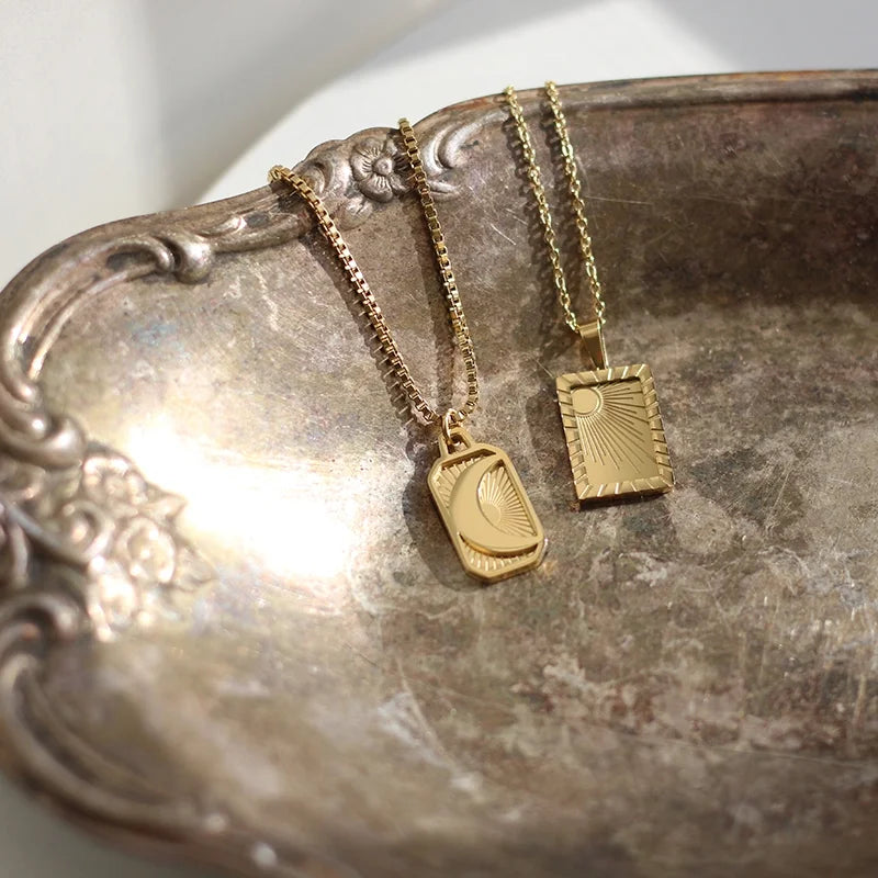 Vintage Stainless Steel Women Jewelry Engraved Sun Moon Plate Pendant 18k Gold Necklaces for Women Goth Gold Men's Chains 2021
