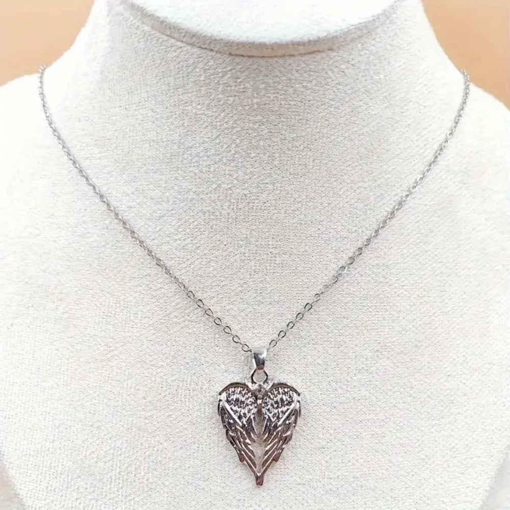 New Hip-hop Fashion Feather Angel's Wings Heart Inlay Zircon Pendant Necklace for Men Women Rock Punk Jewelry Accessories Gifts